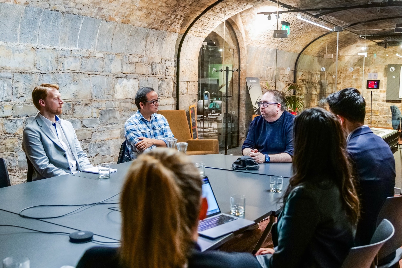 Private roundtable briefing discussion